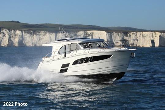 2021 Marex 330 Scandinavia