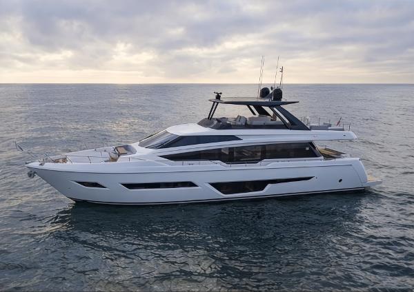 2019 Ferretti Yachts 780