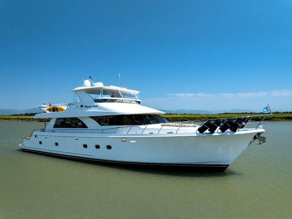 Ocean Alexander 80 Cockpit Motoryacht