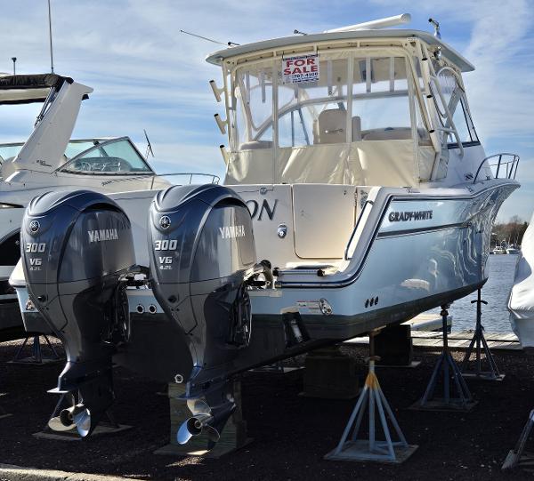 2018 Grady-White Express 330