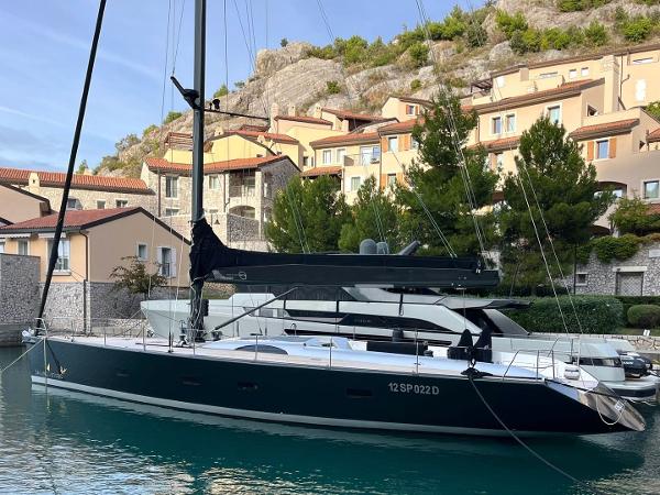 2002 Maxi Dolphin MD 65