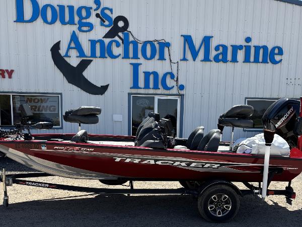 Tracker 175 TXW 2021 Tracker 175 TXW boat at Doug's Anchor Marine dealership.