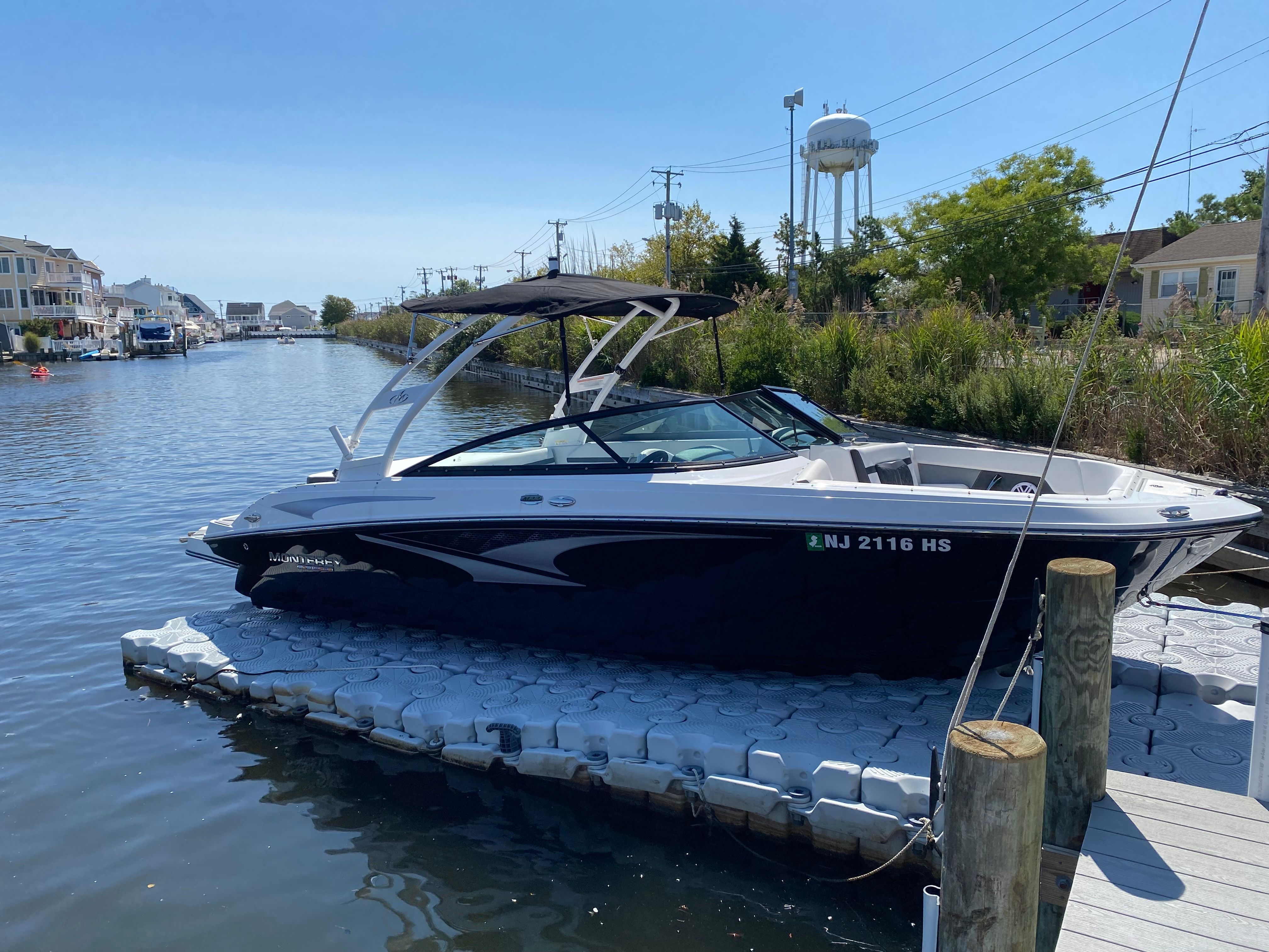 Monterey M22