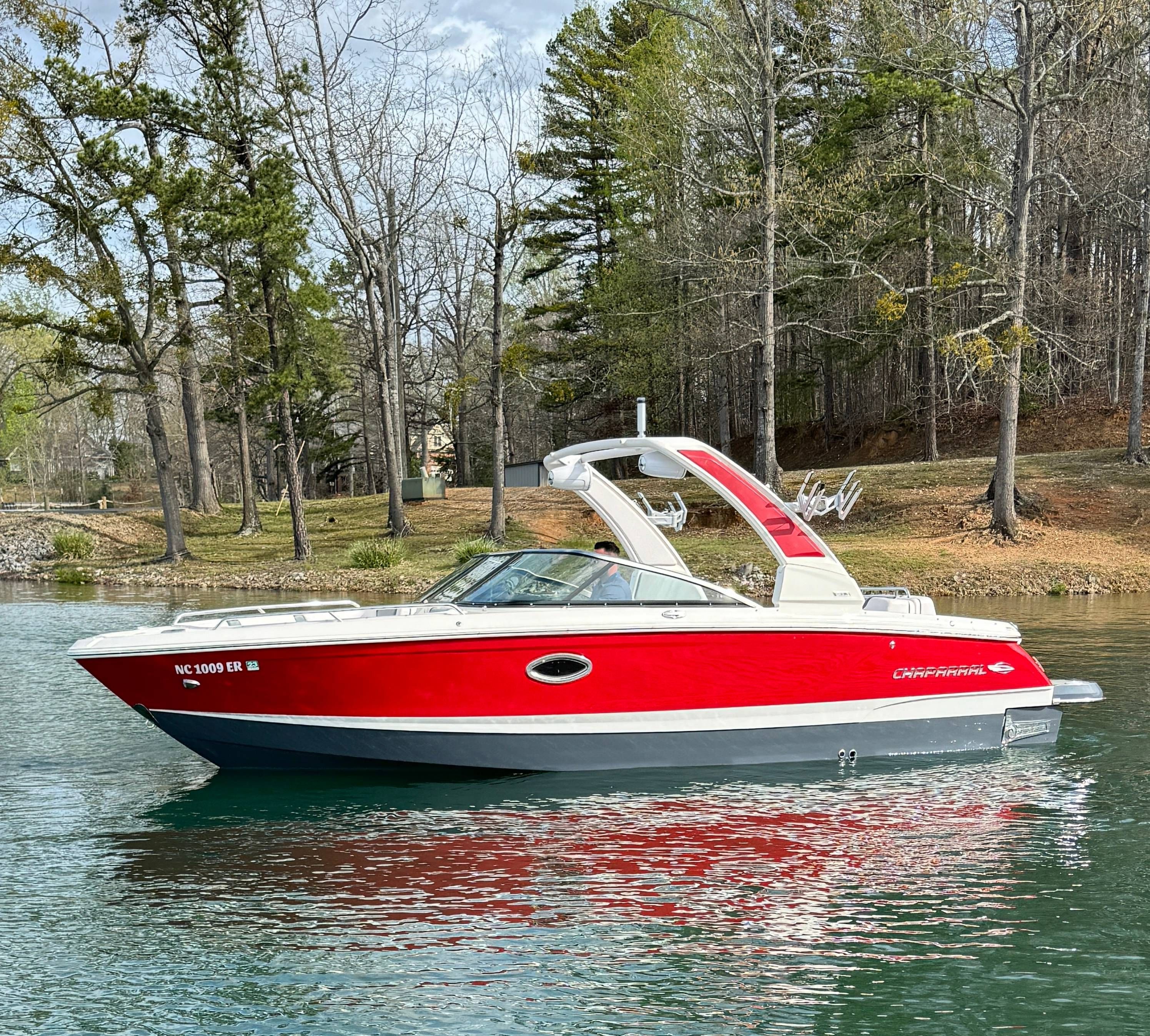 2021 Chaparral 26 Surf