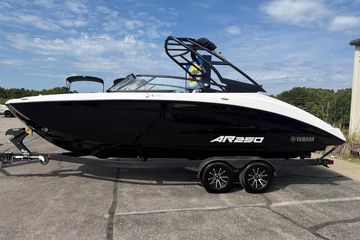 2026 Yamaha Boats AR250