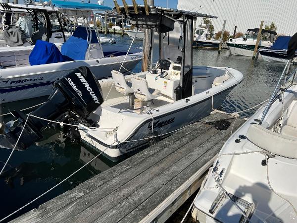 2008 Mako 204 CC