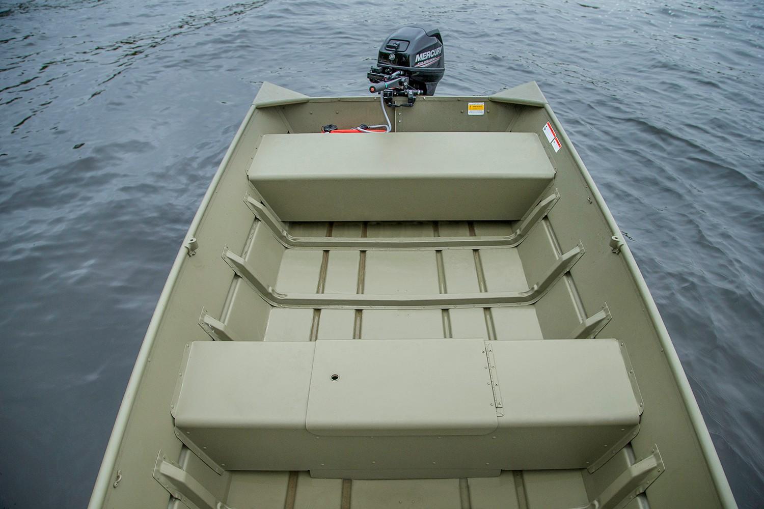 Crestliner Boat image