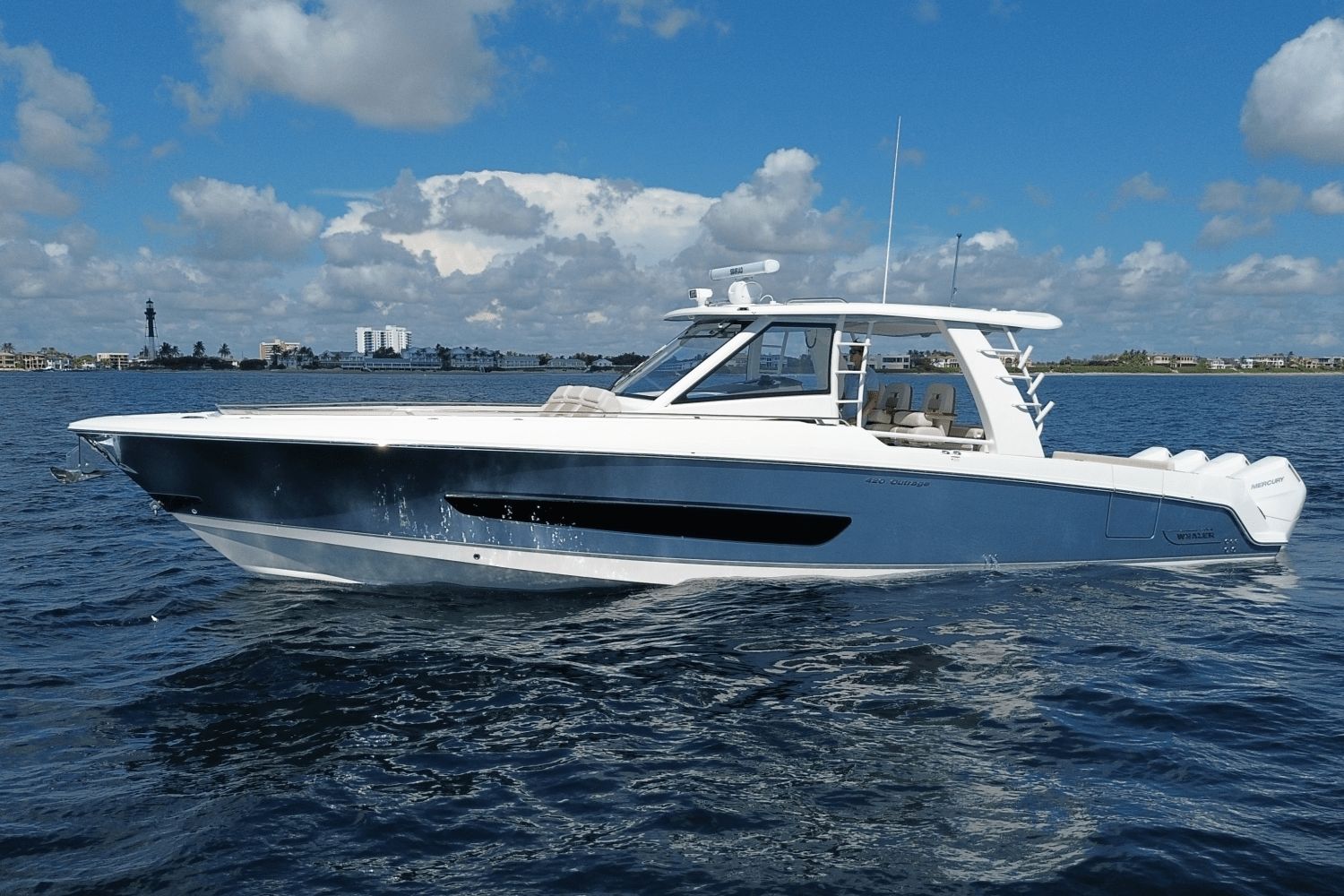 2026 Boston Whaler 420 Outrage