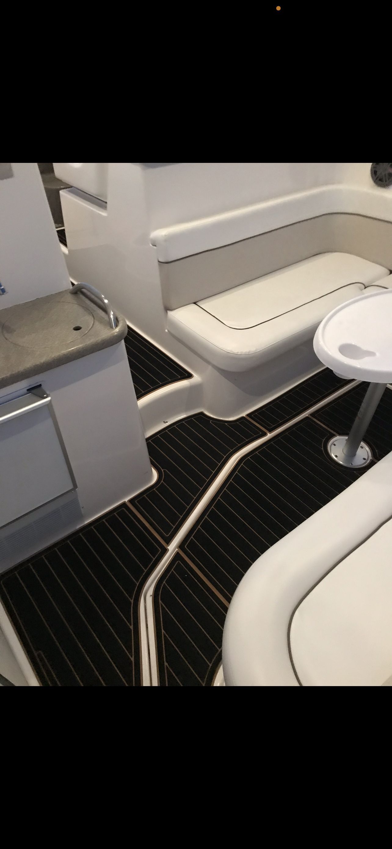 2008 Rinker 400 Express Cruiser