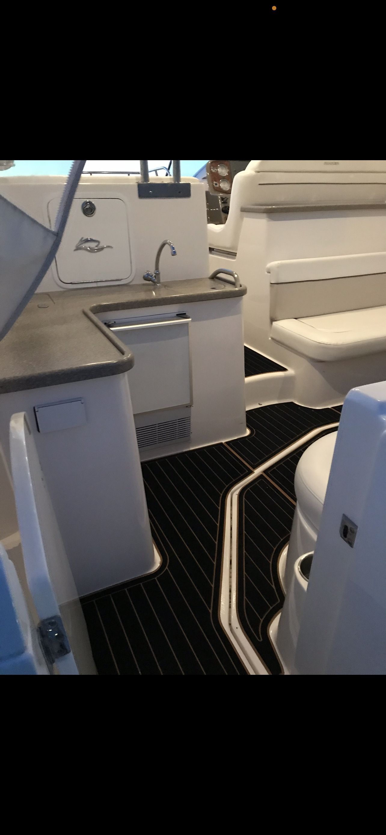 2008 Rinker 400 Express Cruiser