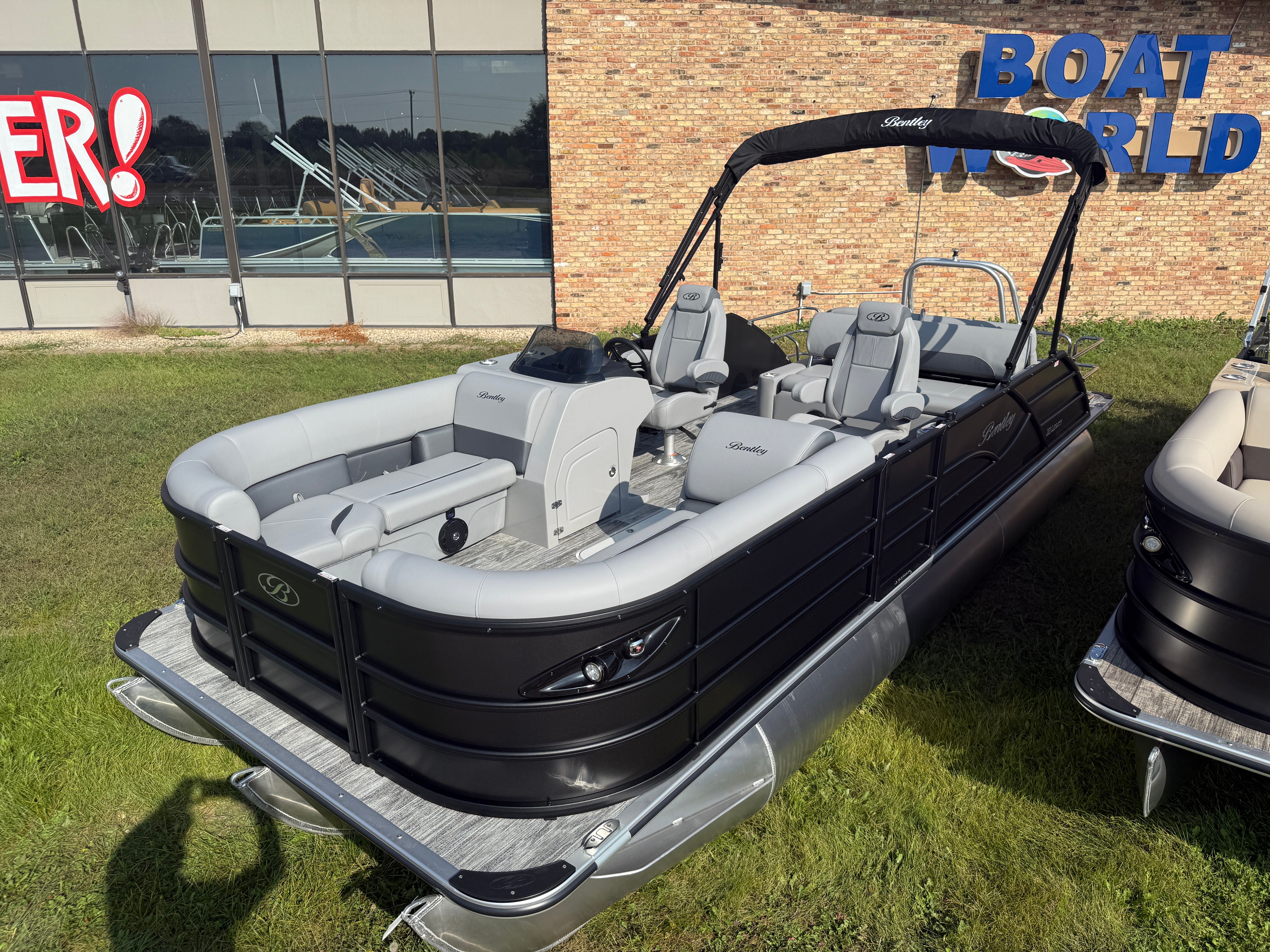 2026 Bentley Pontoons Legacy 223 Swingback Tritoon & Honda 4-Stroke EFI