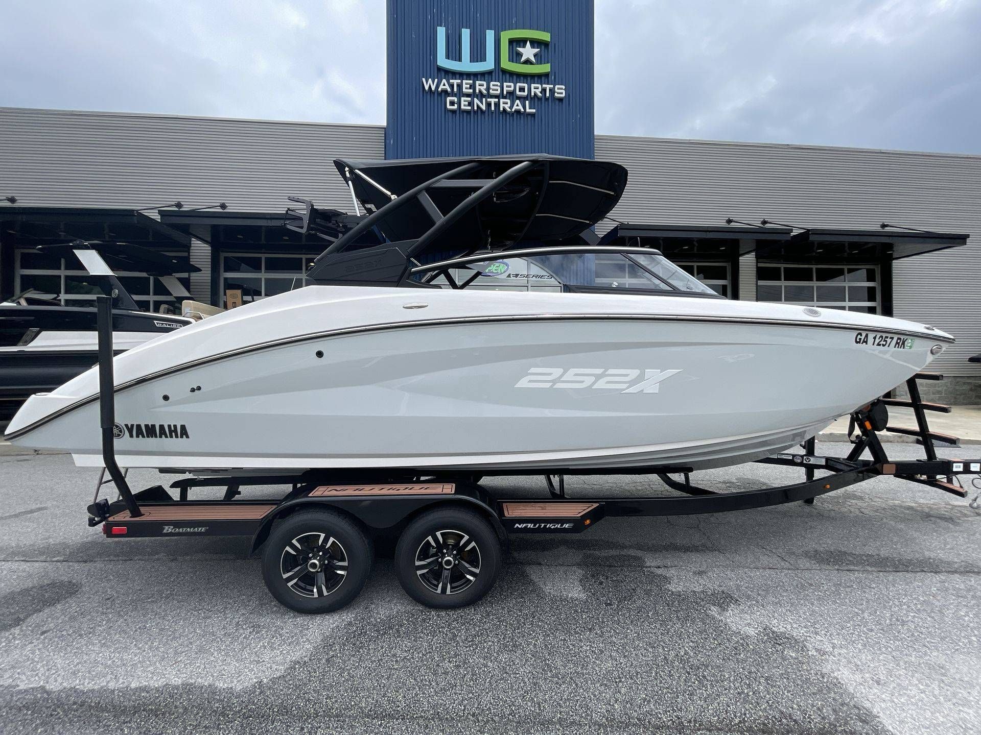 2024 Yamaha Boats 252XE WAKESURF