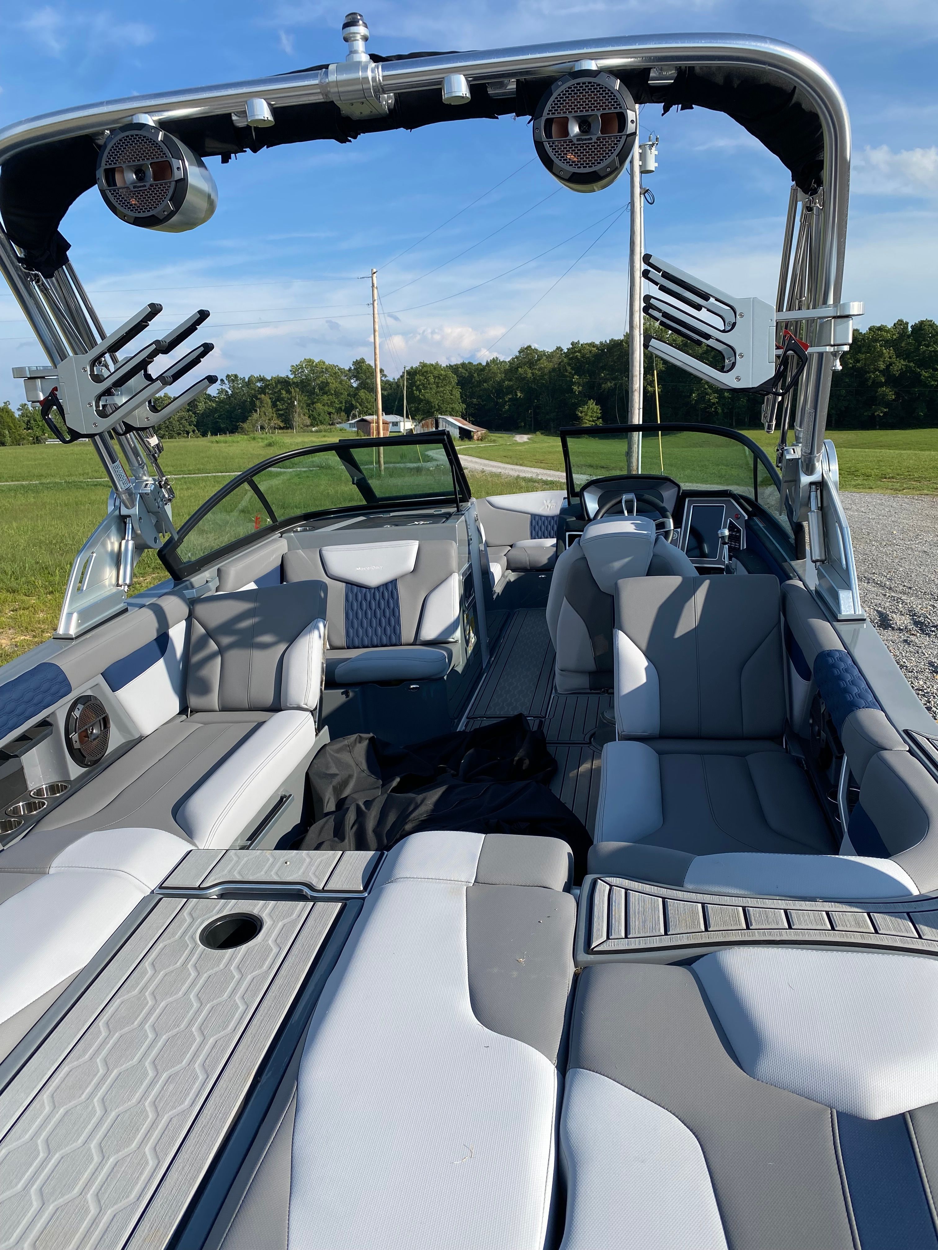 2022 MasterCraft XT24