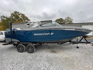 2022 MasterCraft XT24