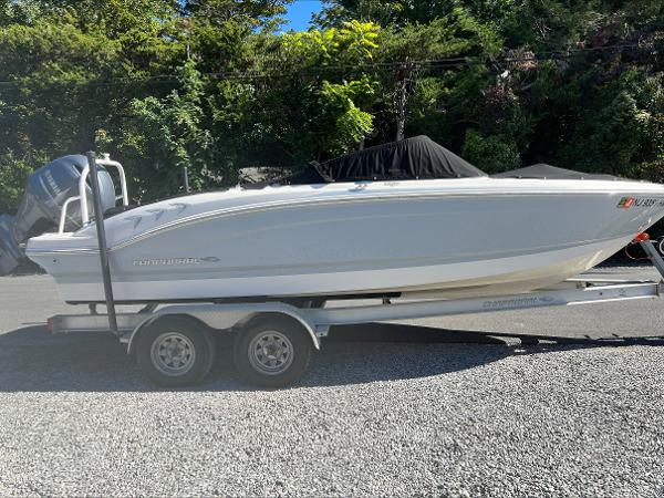 2019 Chaparral 21 h2o