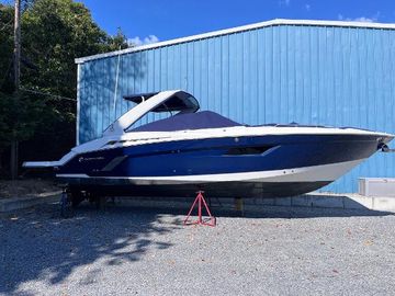 2021 Cruisers Yachts 338 CX IO