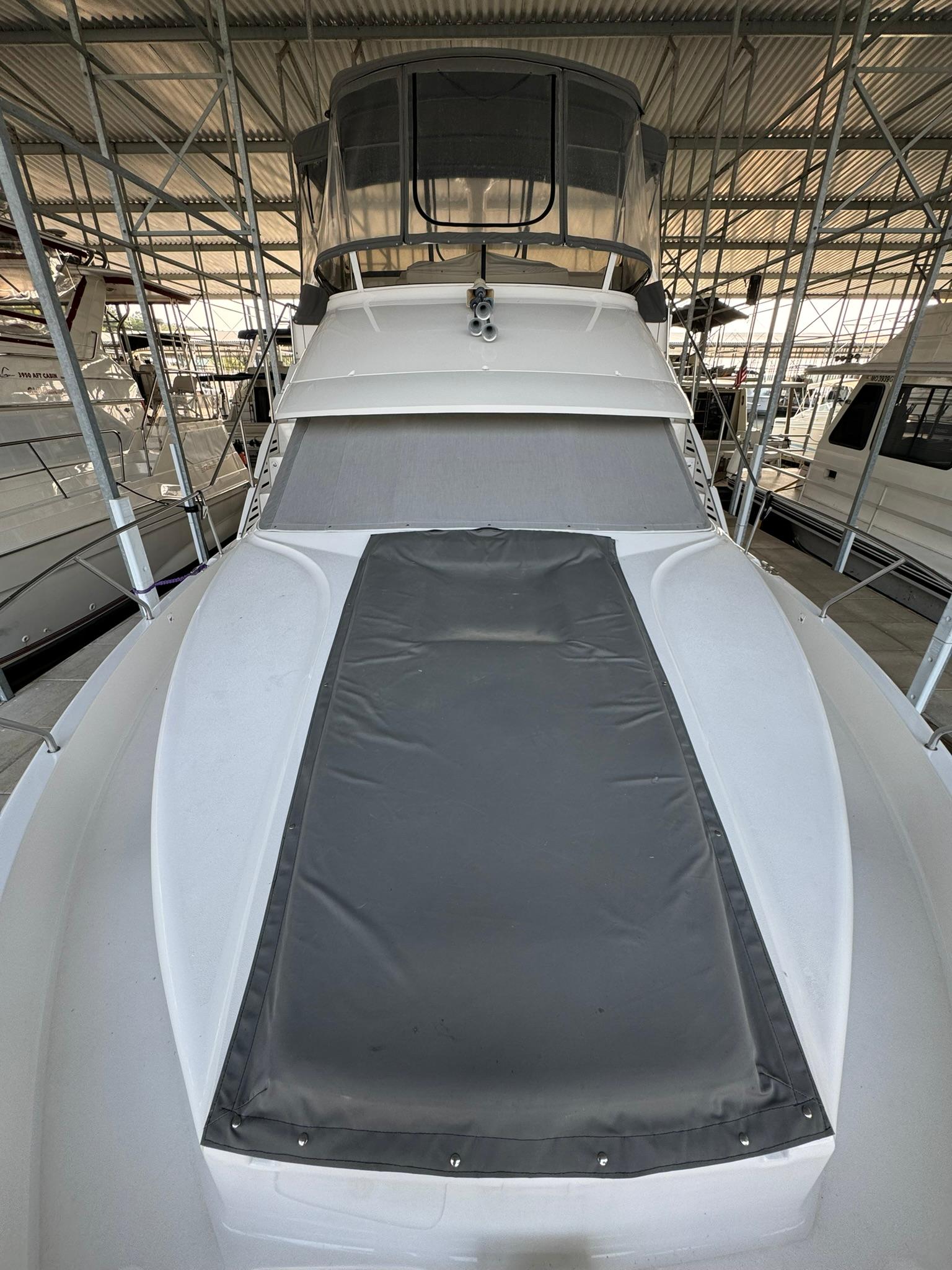 1998 Silverton 372
