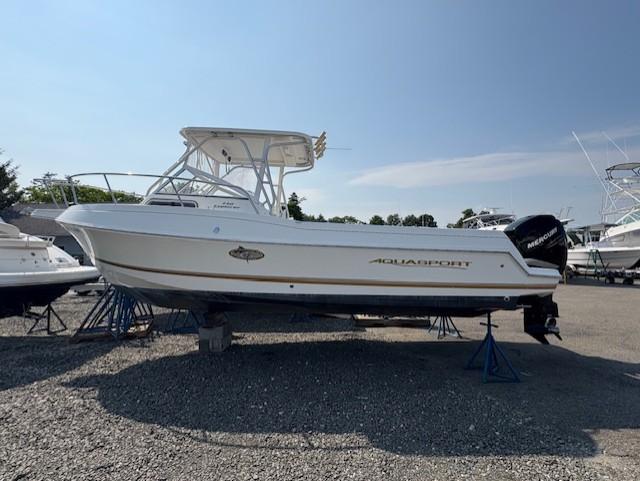 2001 Aquasport Explorer