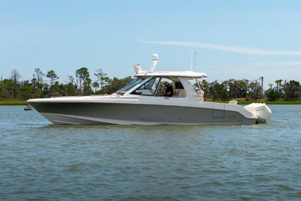 2022 Boston Whaler 380 Realm