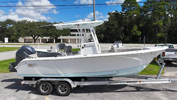 2025 Sea Hunt Ultra 229
