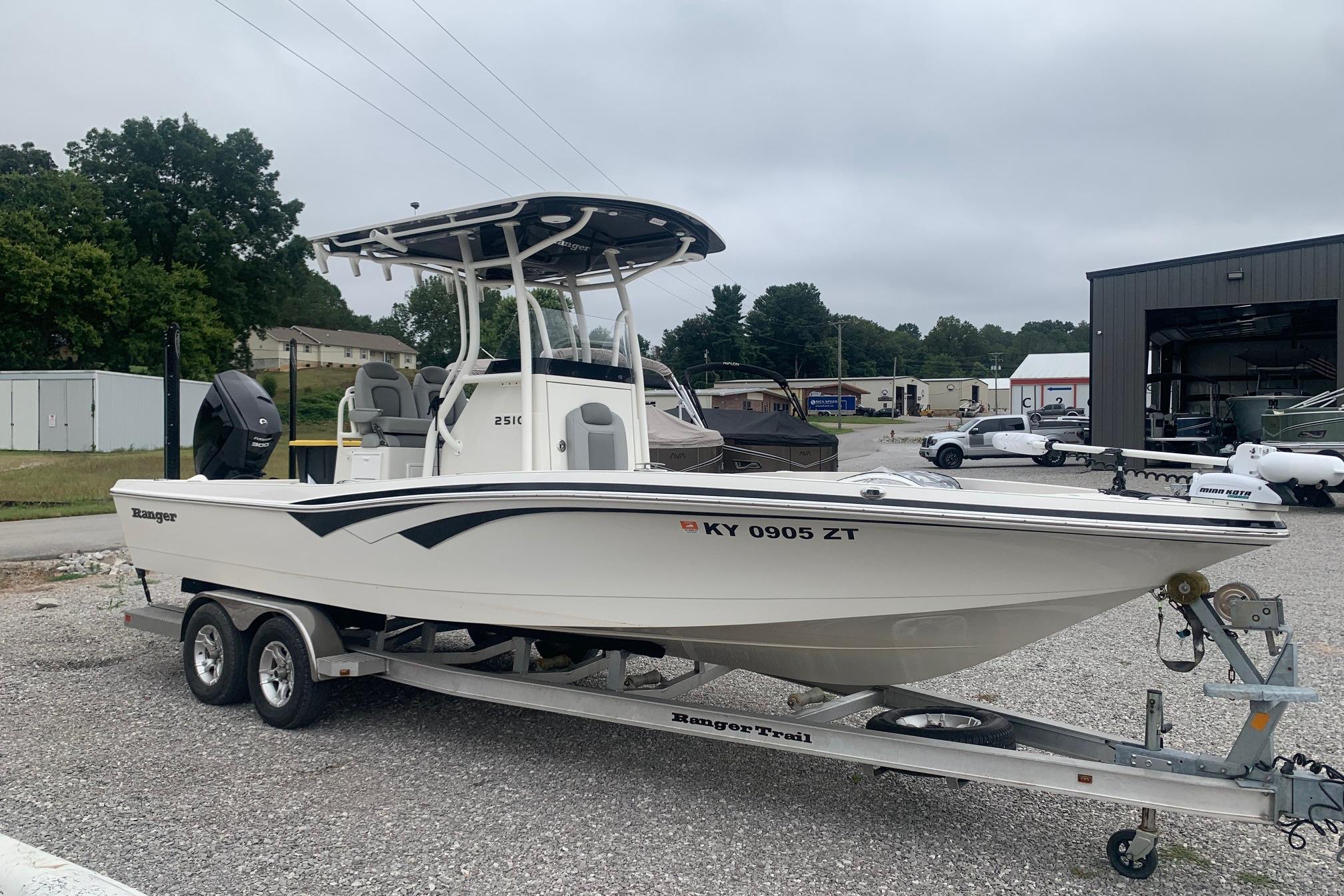2016 Ranger 2510 Bay Ranger