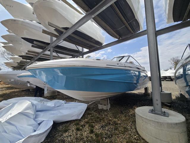 2025 Hurricane SunDeck 235 OB