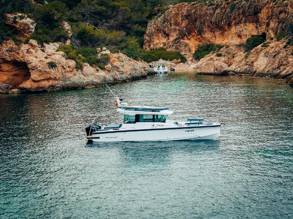 2025 Axopar 29 XC Cross Cabin