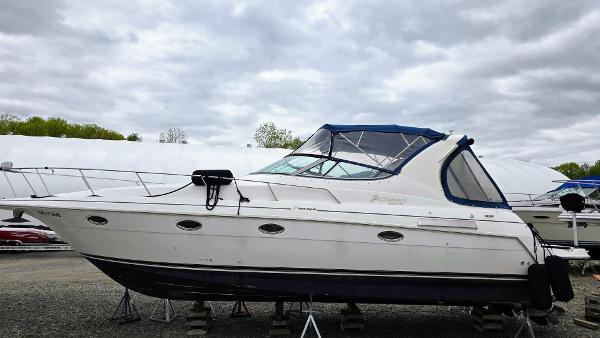 1999 Cruisers Yachts 3375 Esprit
