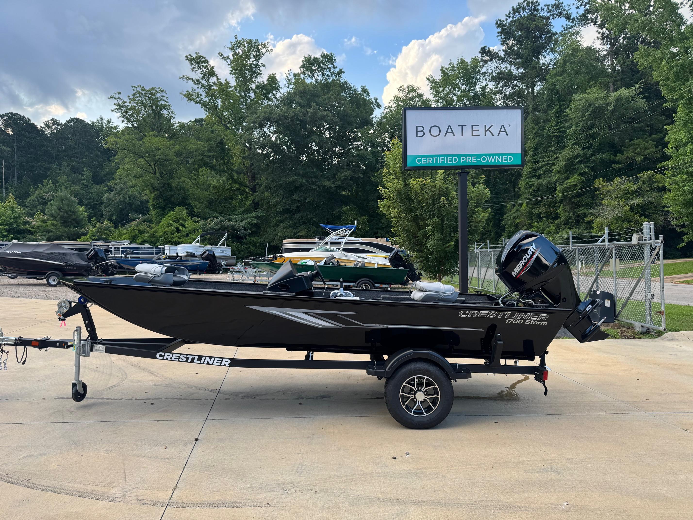 2025 Crestliner 1700 Storm