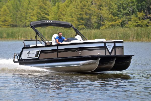 Viaggio Diamante 23 U Platinum 2023 Viaggio Diamante 23 U Platinum pontoon boat cruising on a serene lake.