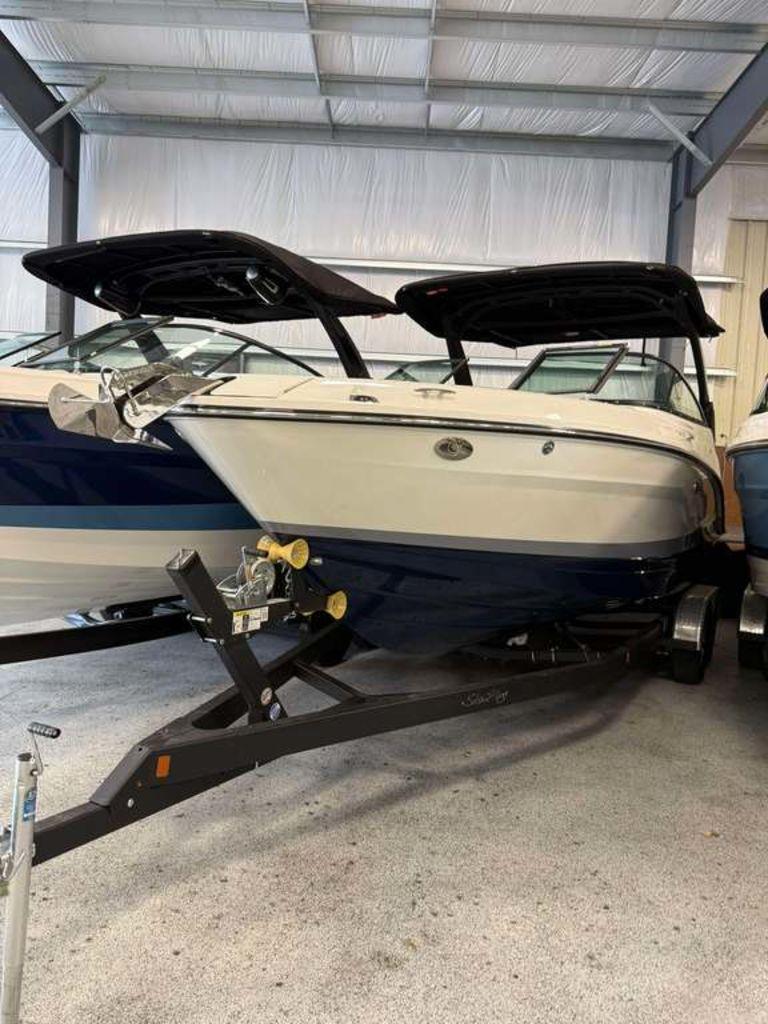 2025 Sea Ray SLX 260