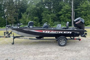 2026 Tracker Pro Team 175