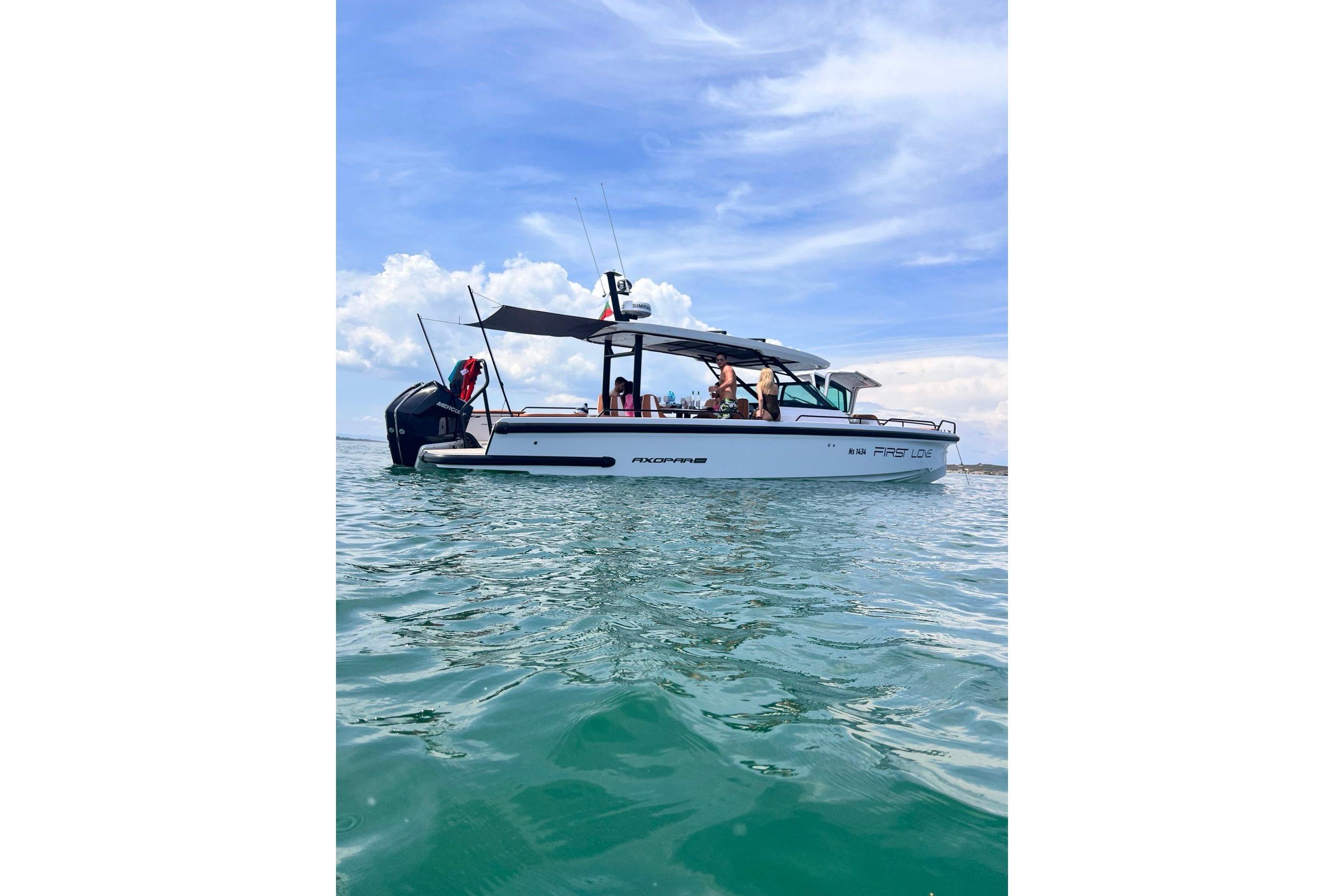2023 Axopar 37 Sun Top