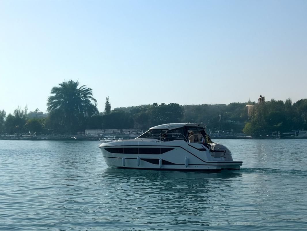 2024 Bavaria SR33