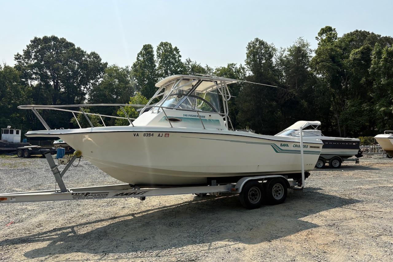 1995 Baha Cruisers 240 Walkaounrd