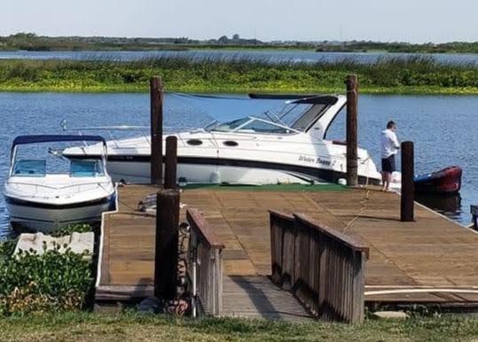 2000 Chaparral Signature 300