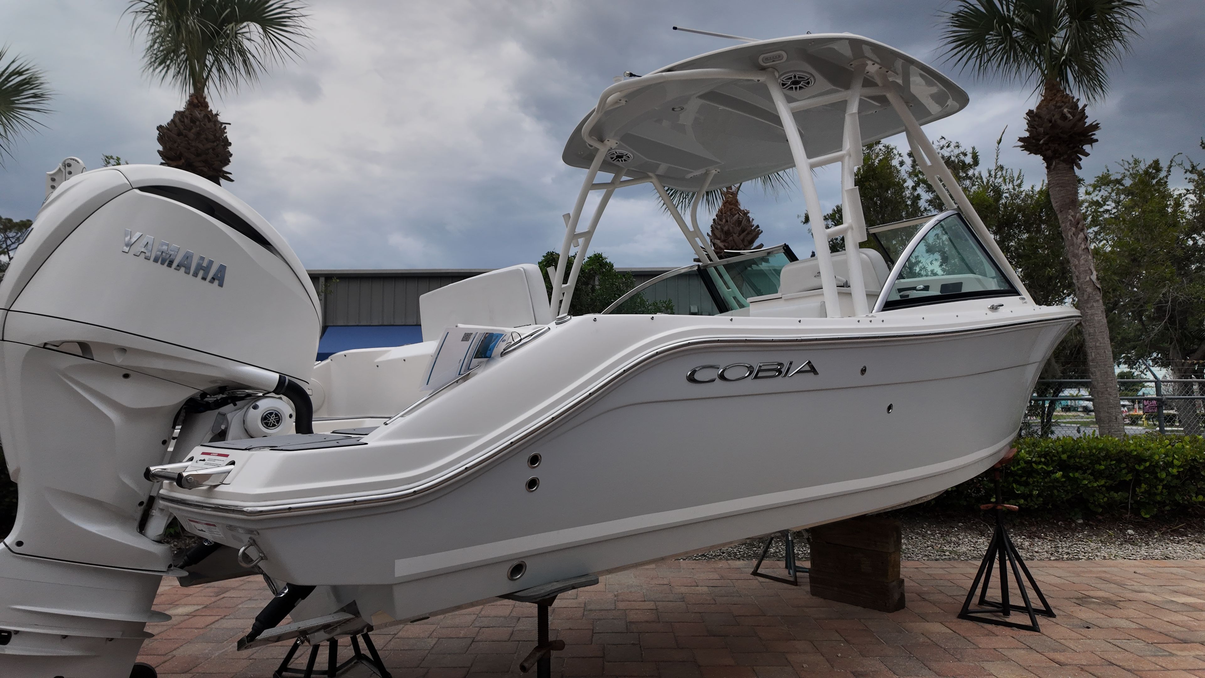 2024 Cobia 240 DC
