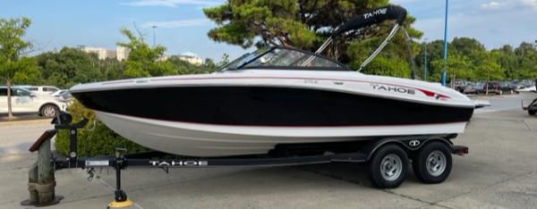 2023 Tahoe 210 Si