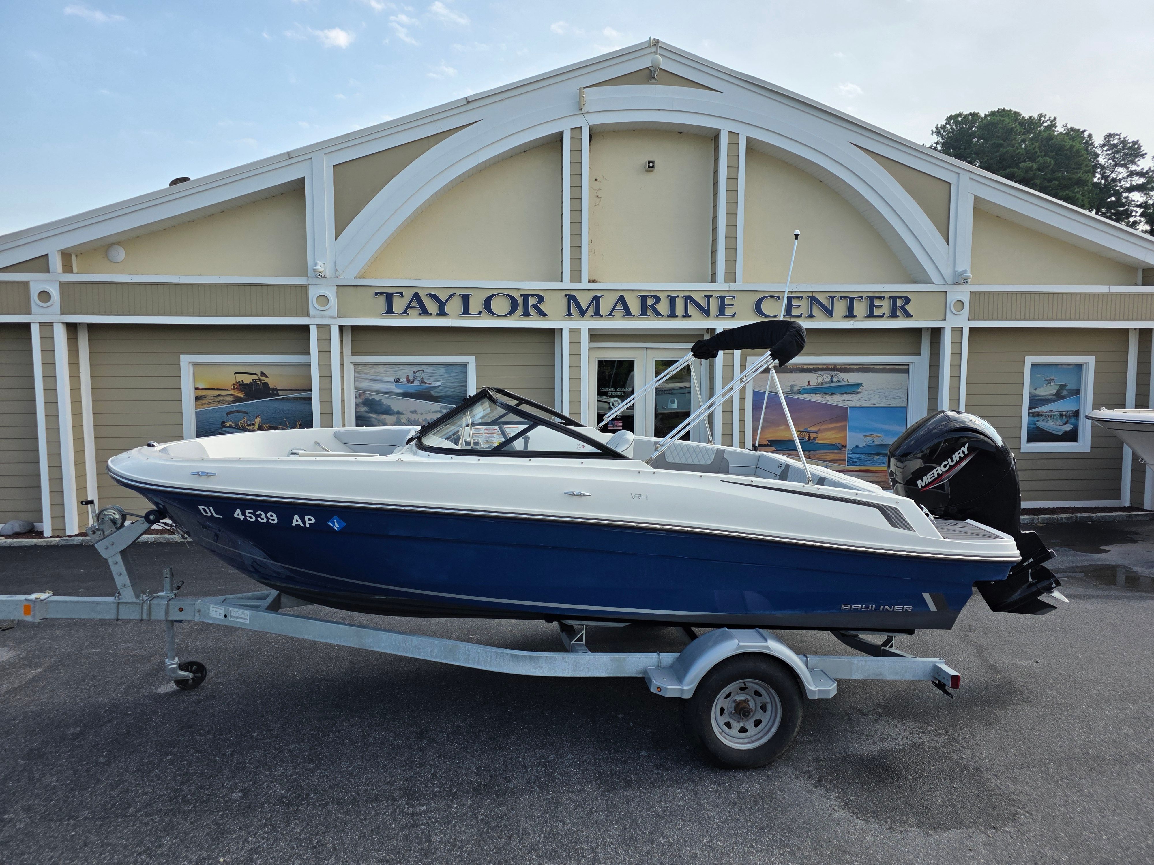 2023 Bayliner VR4
