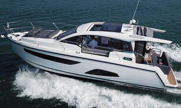 Sealine C330 Sealine C330 - Overall 1