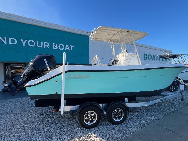 2022 Cobia 237 Center Console