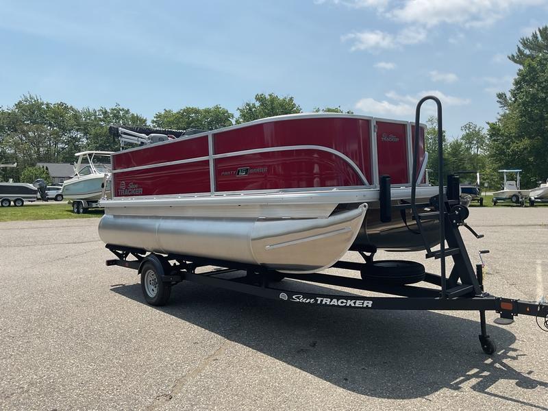 2026 Sun Tracker PB 16 DLX