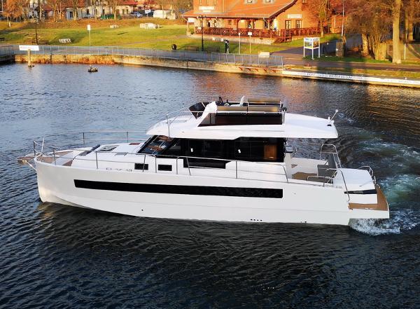 2022 Northman 1200 Flybridge