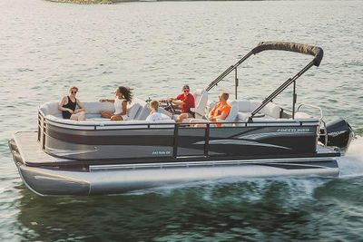 Crestliner 240 Rally DX CS Boat