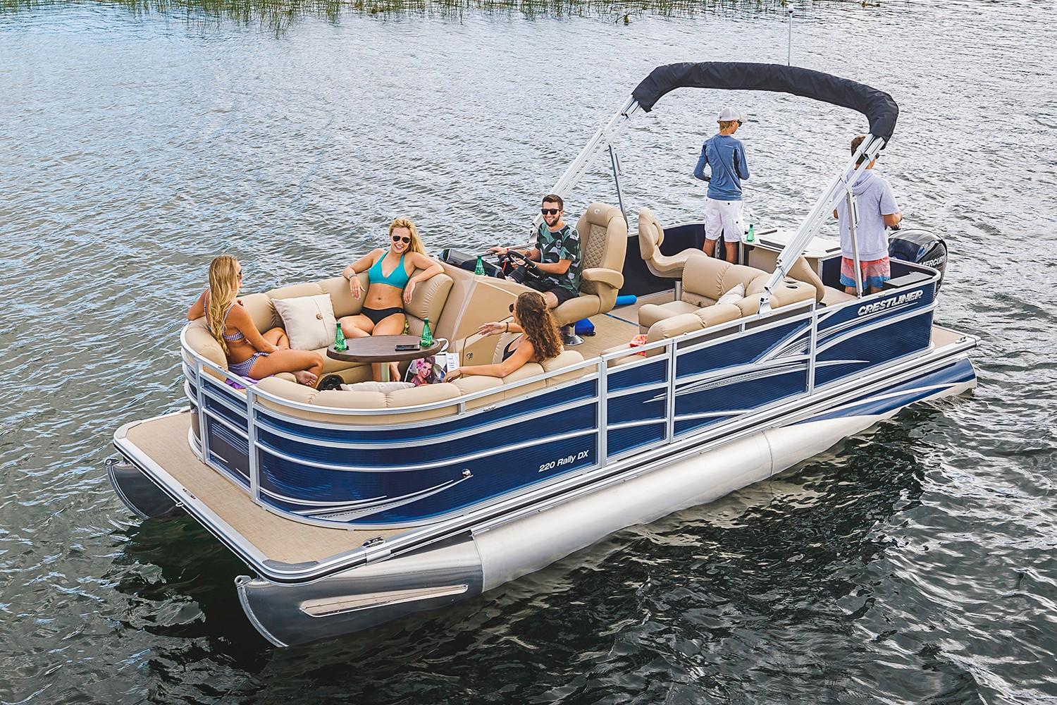Crestliner Boat image