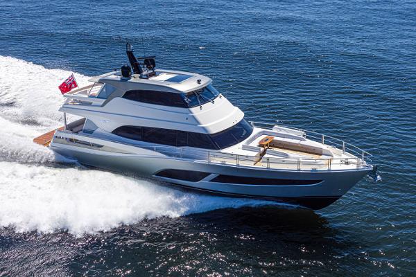 Used deals motor yachts