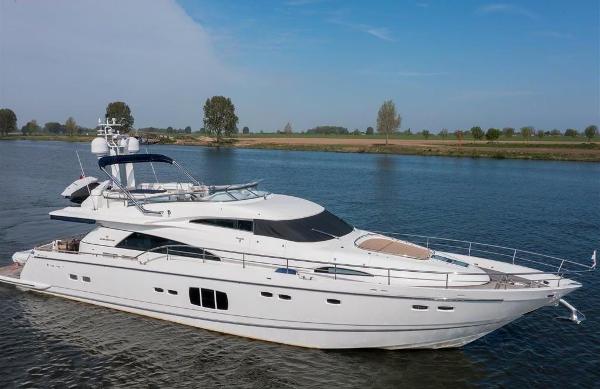 2010 Fairline Squadron 78
