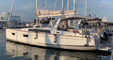 2017 Beneteau Oceanis 38.1