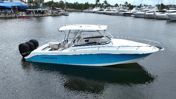 2008 Hydra-Sports Vector 3300 VX