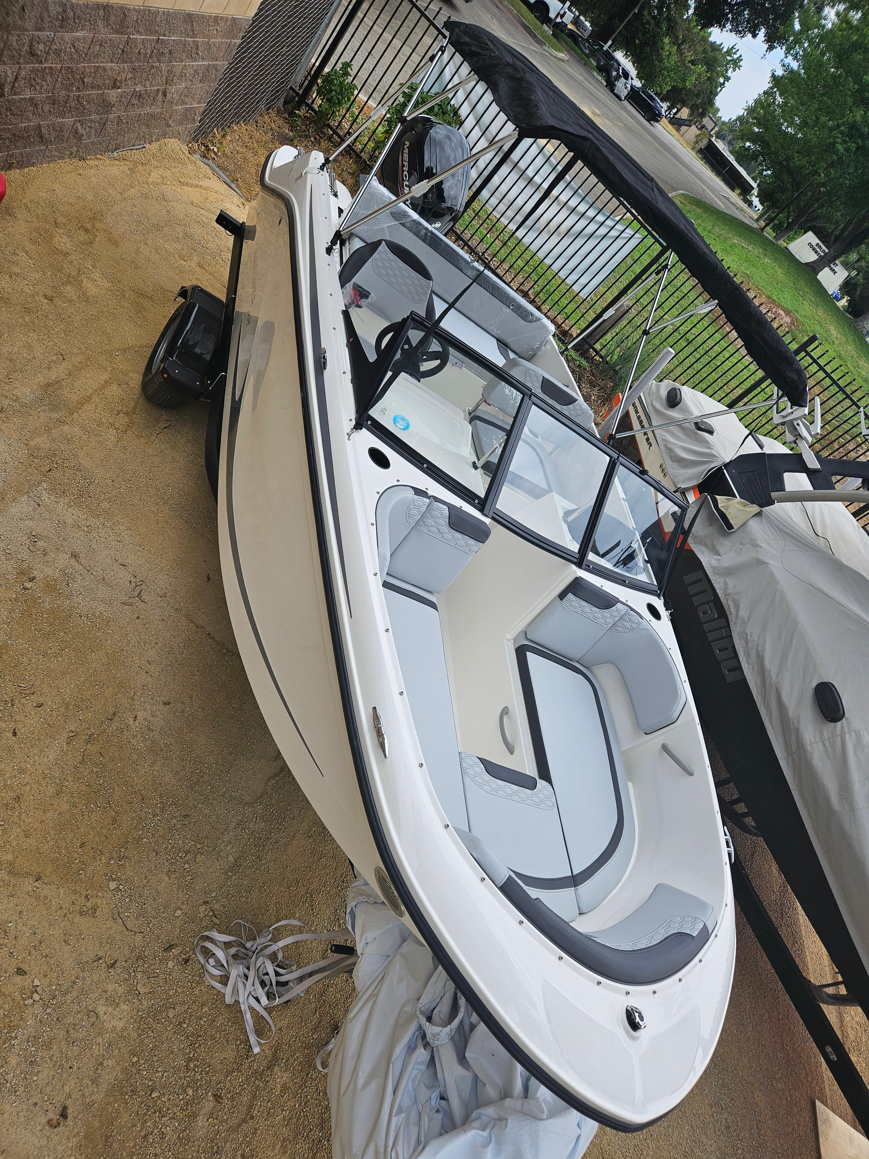 2024 Bayliner M19